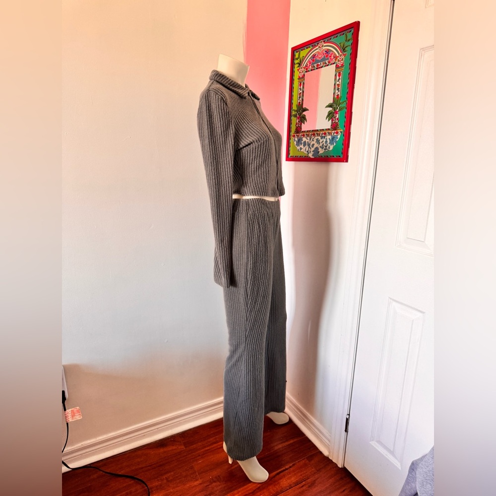 Grey Ribbed Zip Up Cropped Jacket and Flared Pants Set - Picture 2 of 7